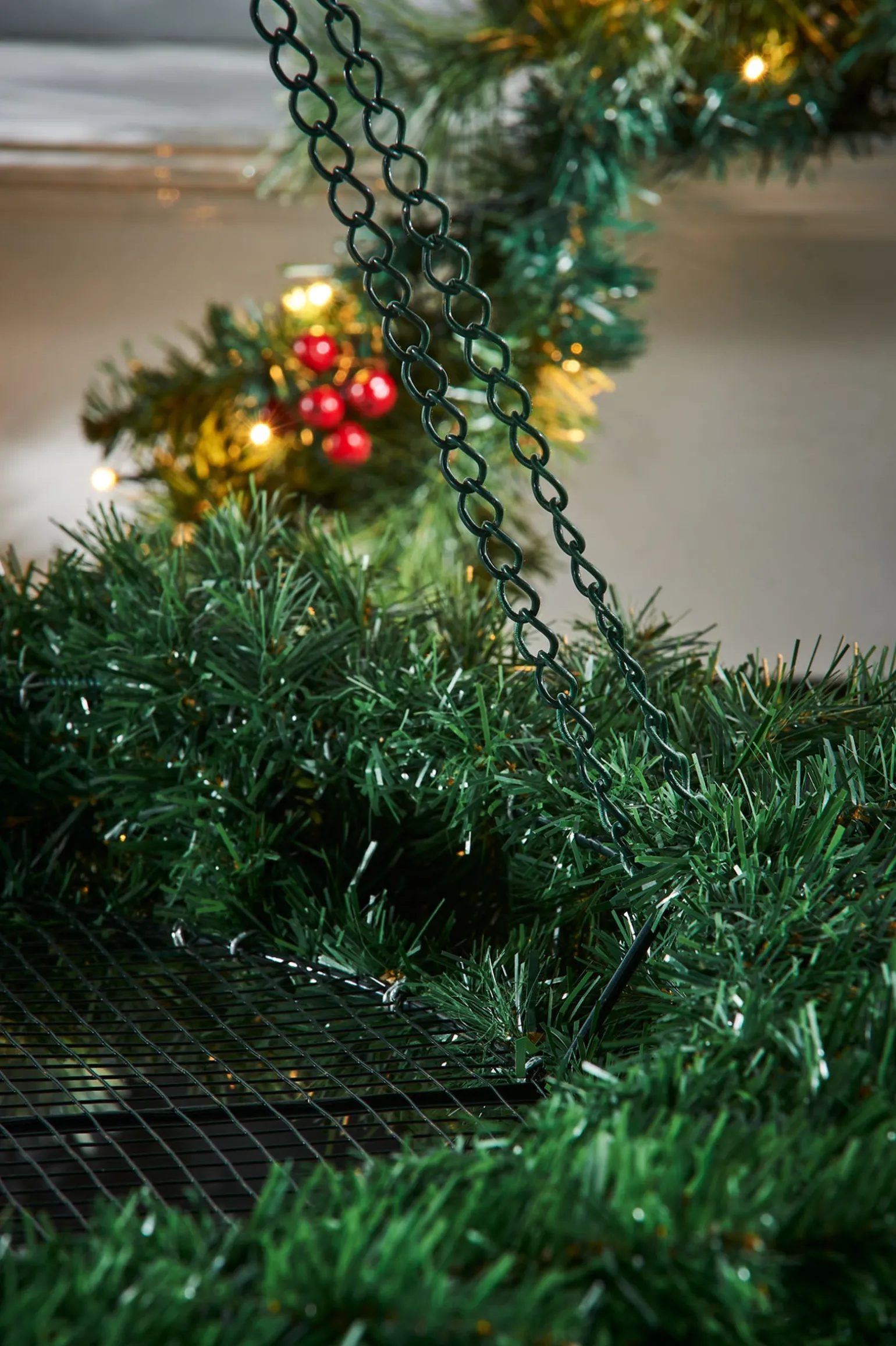 WeRChristmas Suspended Hanging Wreath, 1 M^ Extra Large Wreaths|Plain Wreaths
