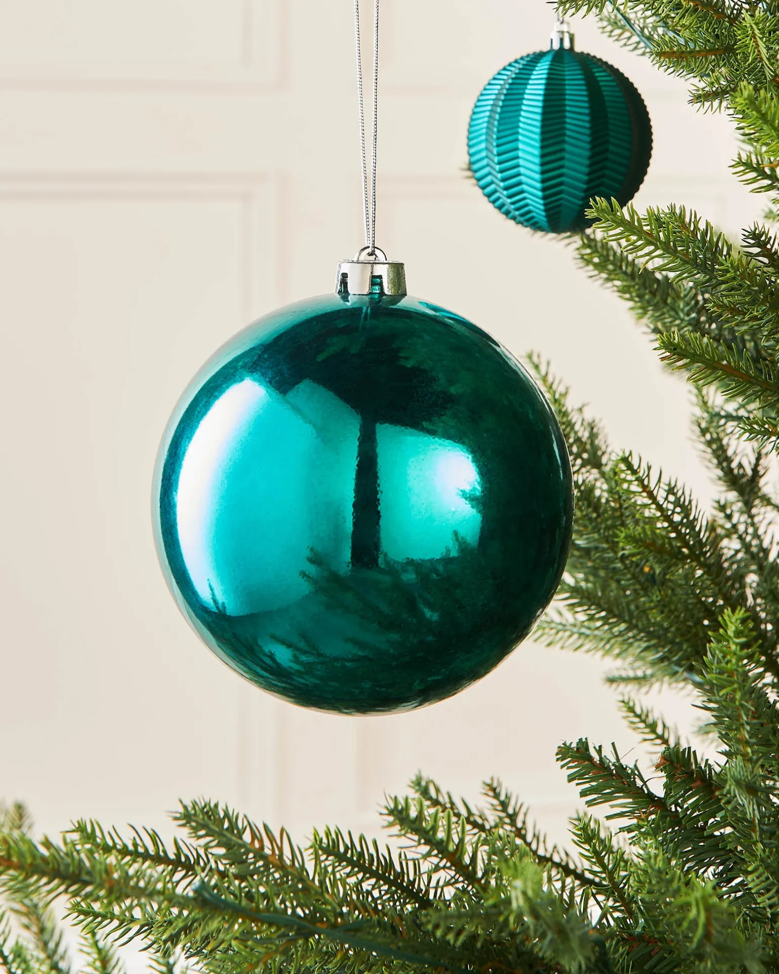 WeRChristmas Teal Large Gloss Shatterproof Bauble, 15 Cm^ Oversized Baubles|Shatterproof Baubles