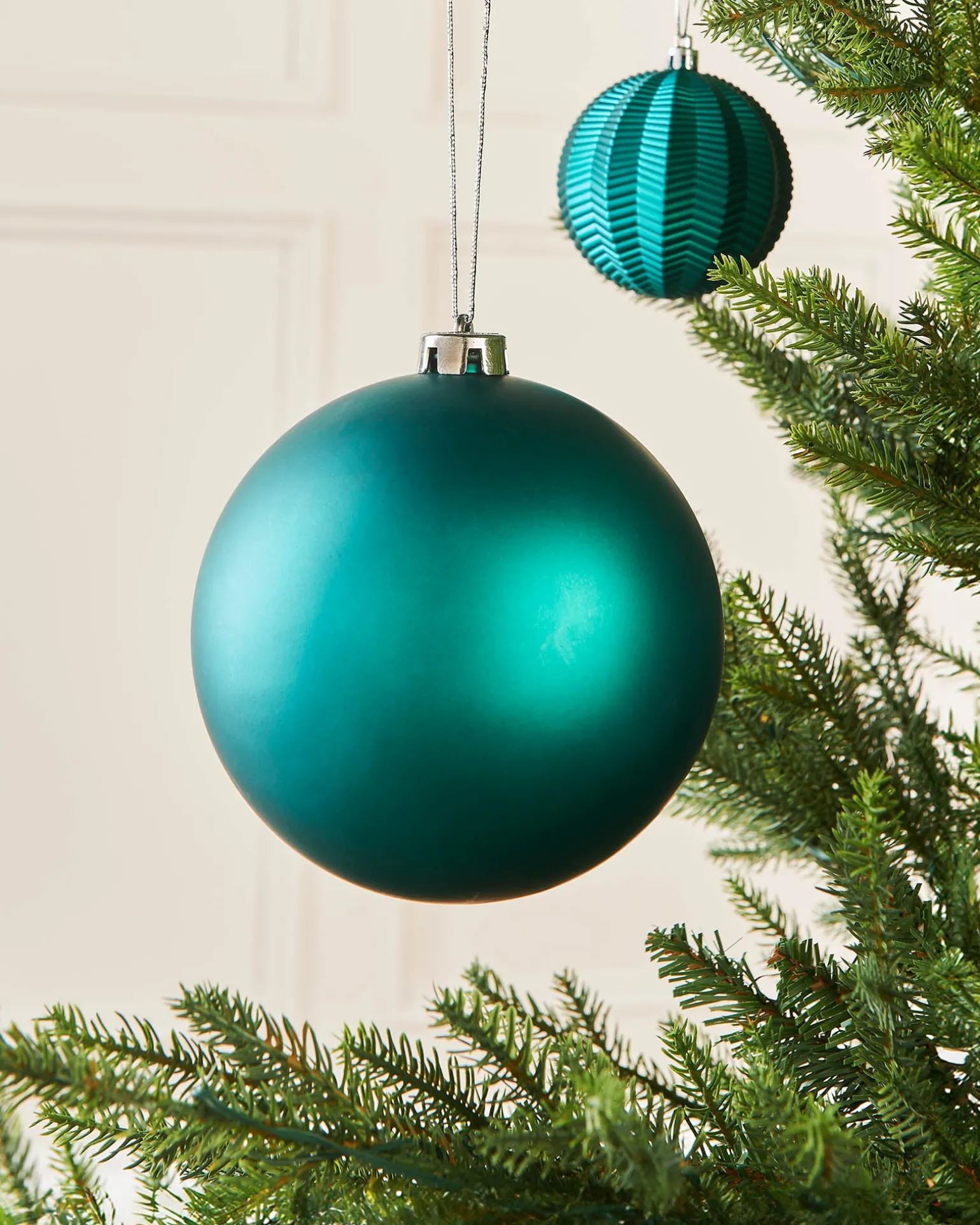 WeRChristmas Teal Large Matt Shatterproof Bauble, 15 Cm^ Oversized Baubles|Shatterproof Baubles