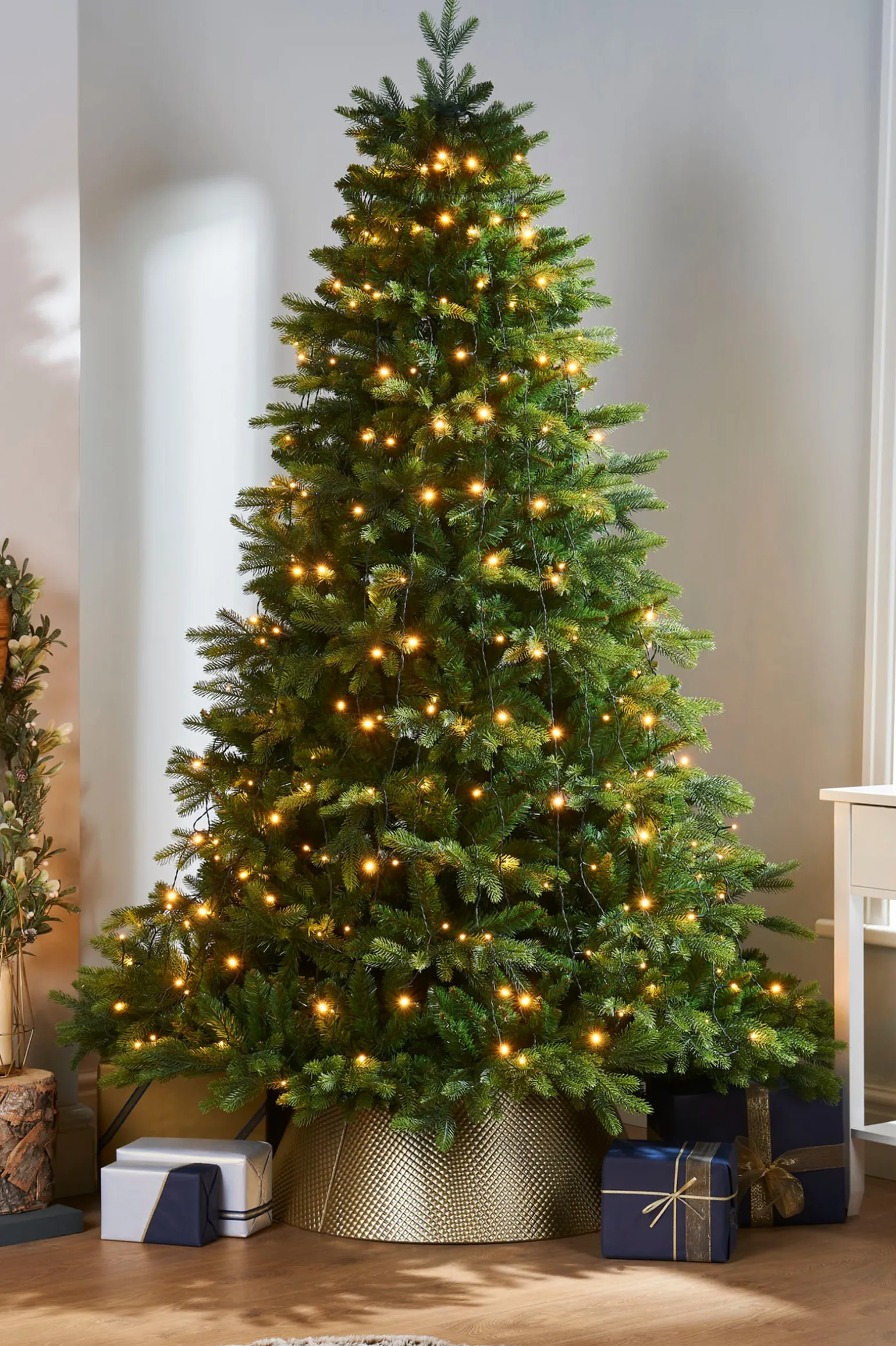 WeRChristmas Warm White LED Christmas Tree Light String, 2 M^ Tree Lights