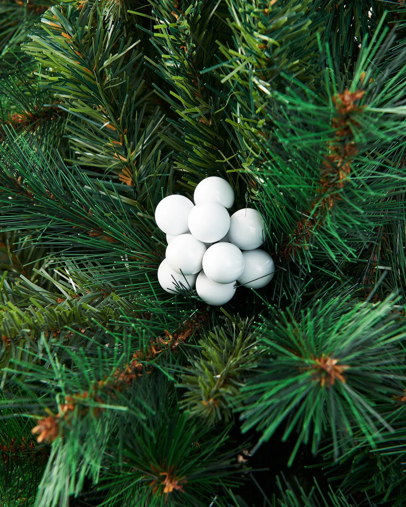 WeRChristmas White Glass Berry Cluster Baubles, 10 Pack^ Glass Baubles