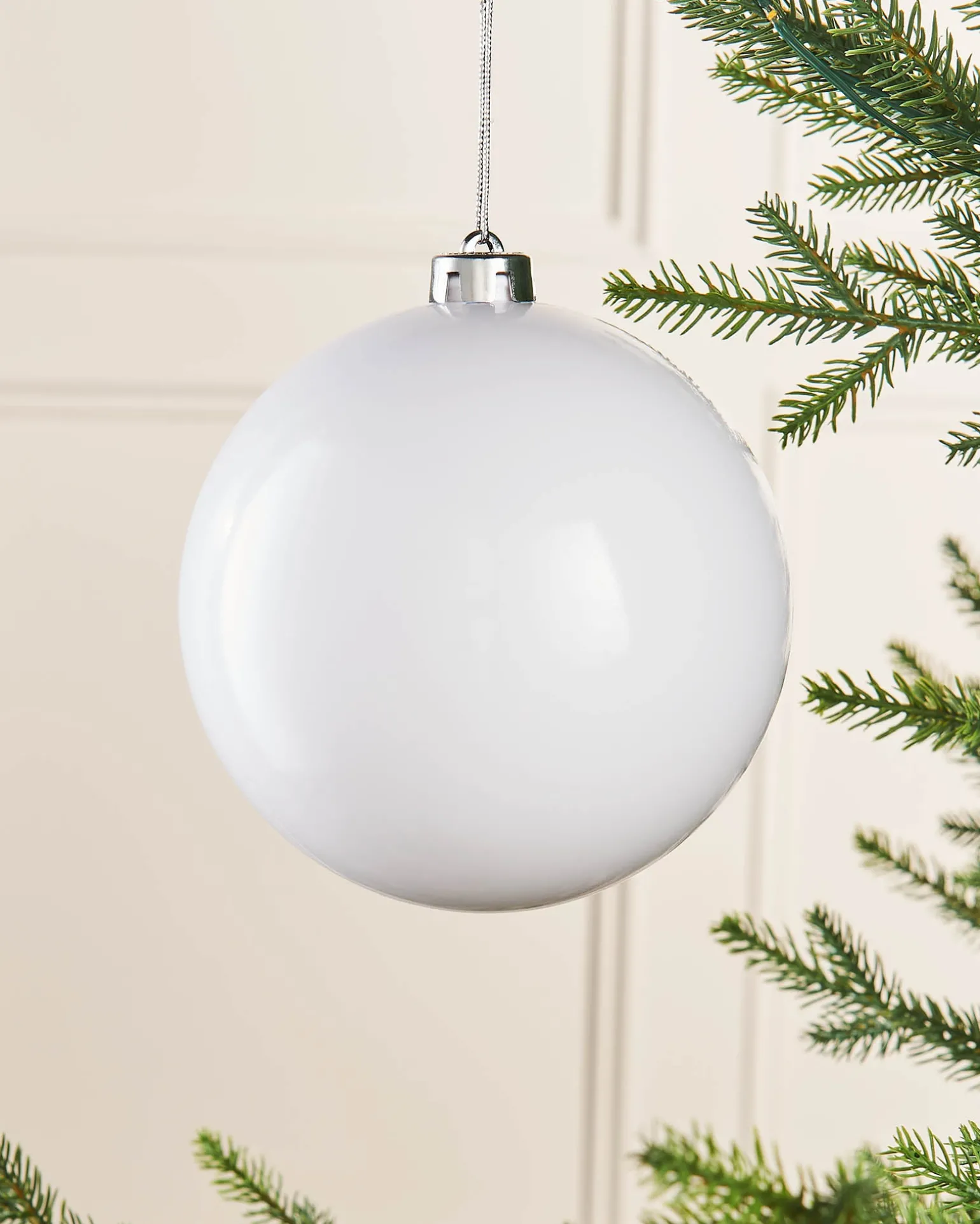 WeRChristmas White Large Gloss Shatterproof Bauble, 15 Cm^ Oversized Baubles|Shatterproof Baubles