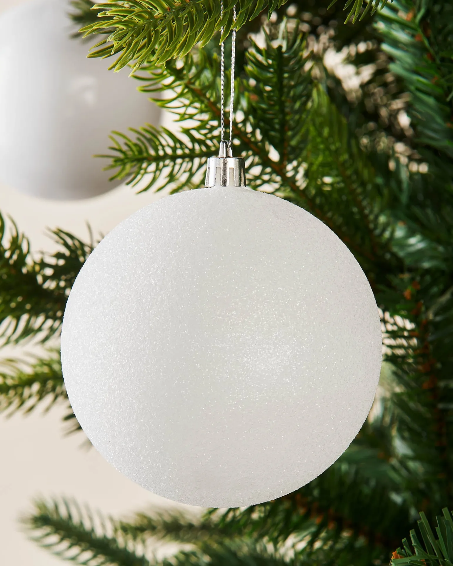 WeRChristmas White Shatterproof Baubles, 9 Pack, 10 Cm^ Oversized Baubles|Shatterproof Baubles