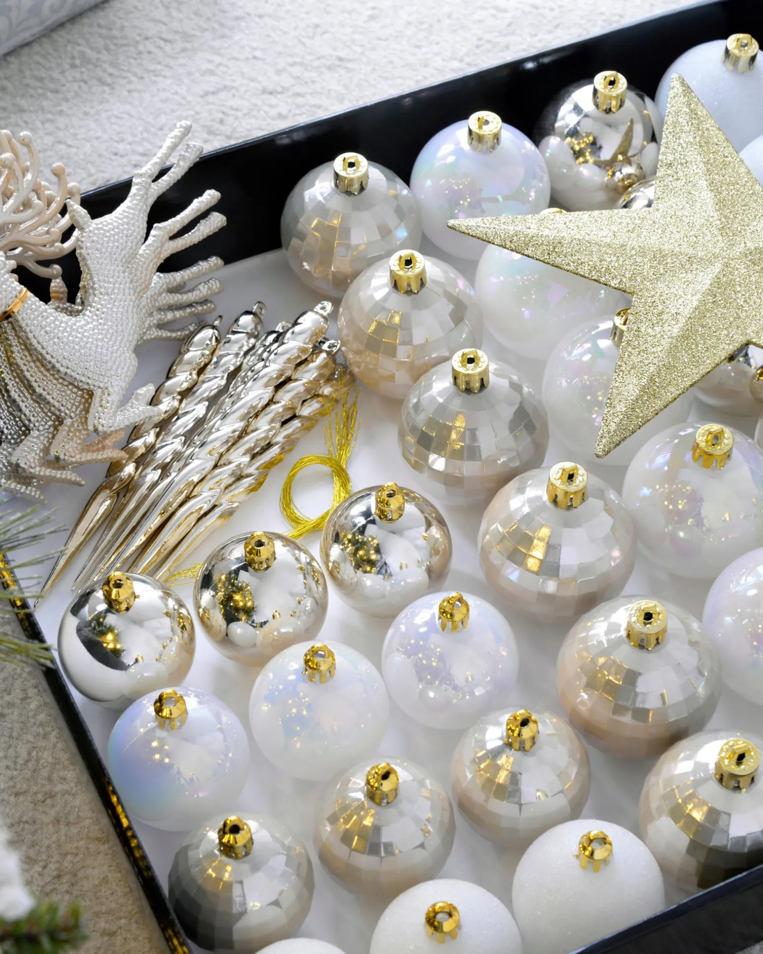 WeRChristmas White/Gold Shatterproof Baubles Set, 50 Pack^ Shatterproof Baubles