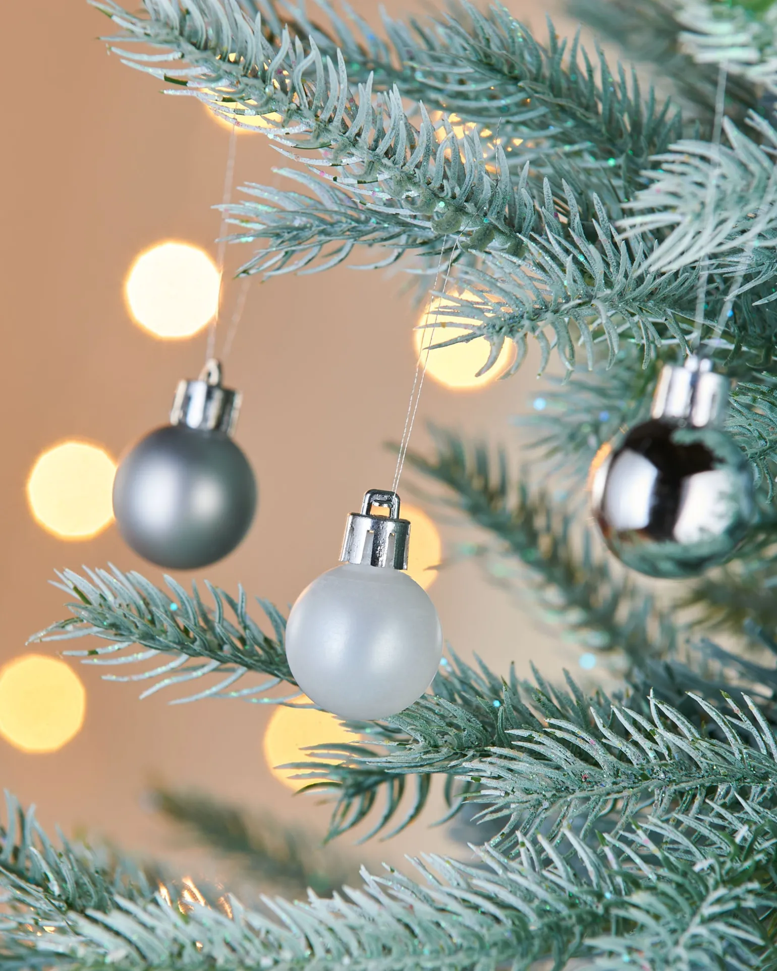 WeRChristmas White/Silver Shatterproof Baubles, 36 Pack, 3 Cm^ Shatterproof Baubles